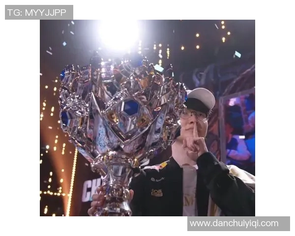 Faker携手耐克成全球代言人：电竞英雄联盟巨星跨界刷新行业纪录