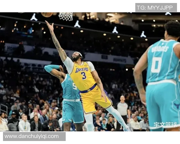 NBA黄蜂与鹈鹕精彩对决全场回放分析与精彩瞬间回顾